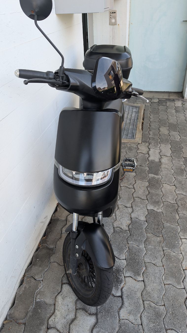 Autres: Elektro Roller – Défectueux à Luzern par Najm_A