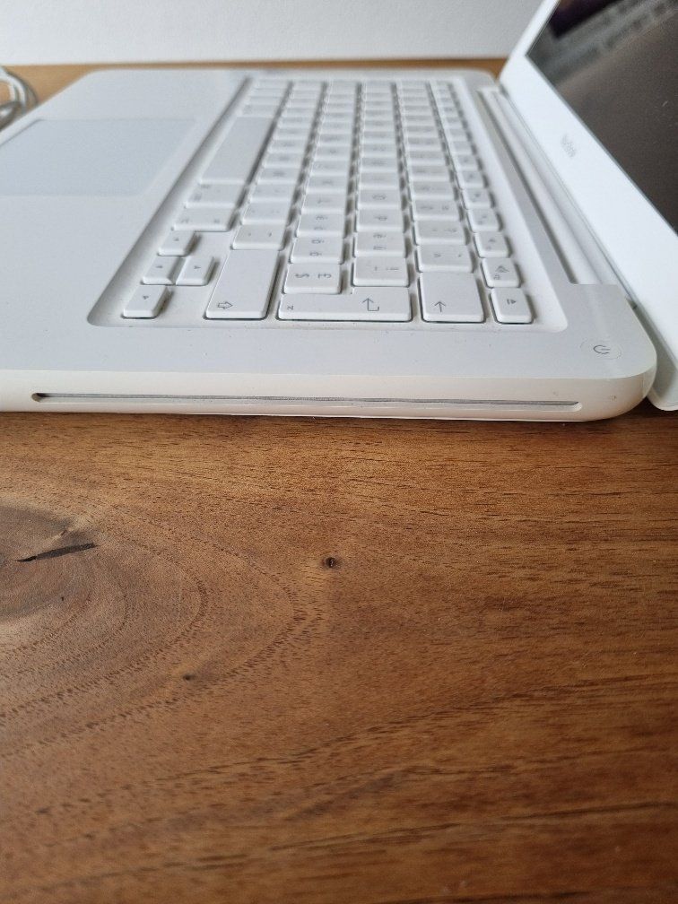Apple Notebook: Apple Mac Book – Usato da Solothurn venduto da Cap222 3