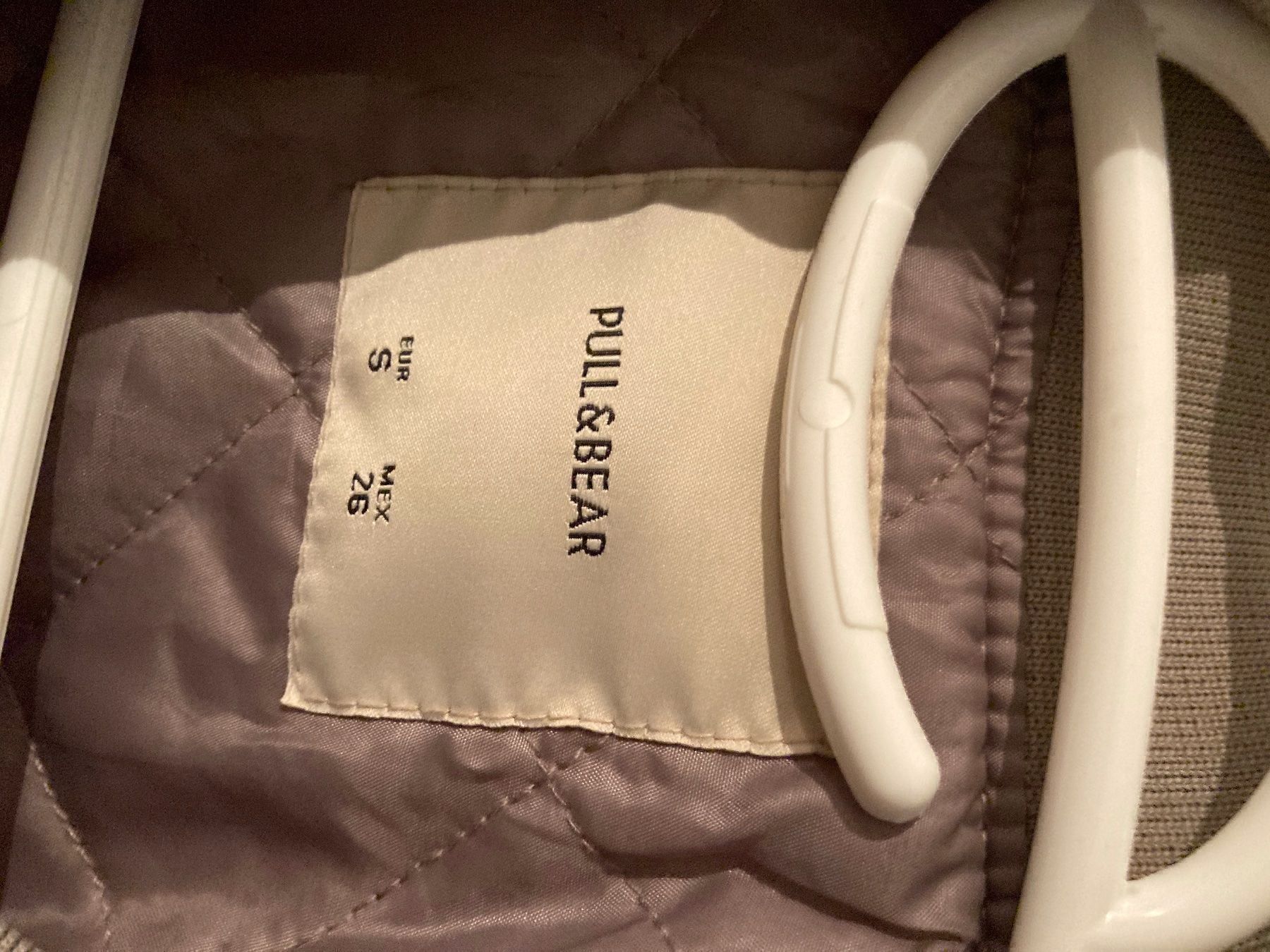 Giacche: Bomberjacke pull and bear grau gr. S – Usato da Fislisbach venduto da secondhandF 2