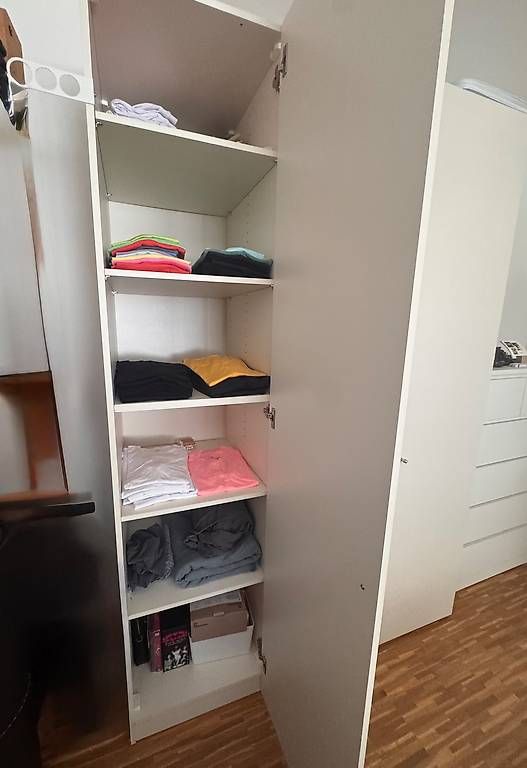 Armadi: Weisser Kleiderschrank – Usato da Othmarsingen venduto da Bianchi05 2