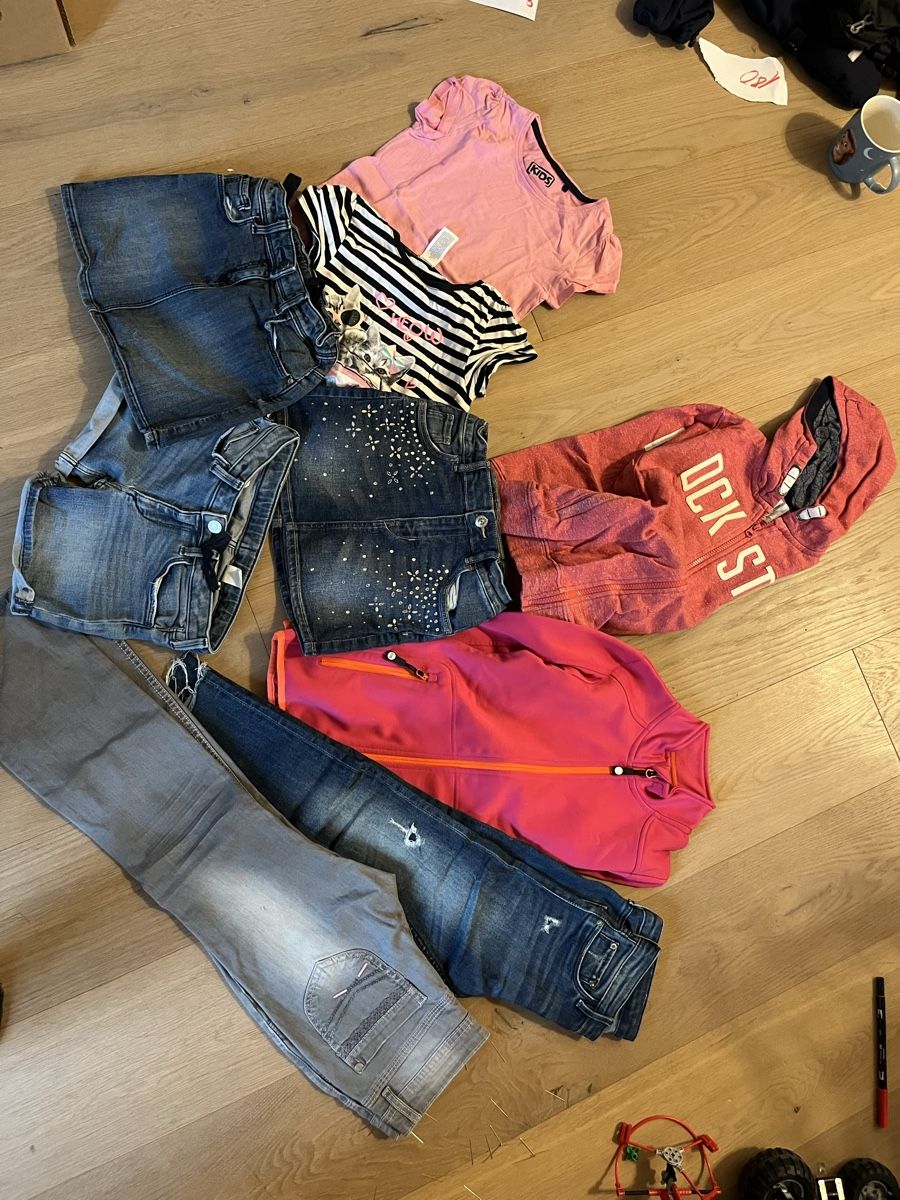 Lotti & Set di vestiti: Kleiderpaket Grösse 128 – Usato da Waldkirch venduto da son_wlp2
