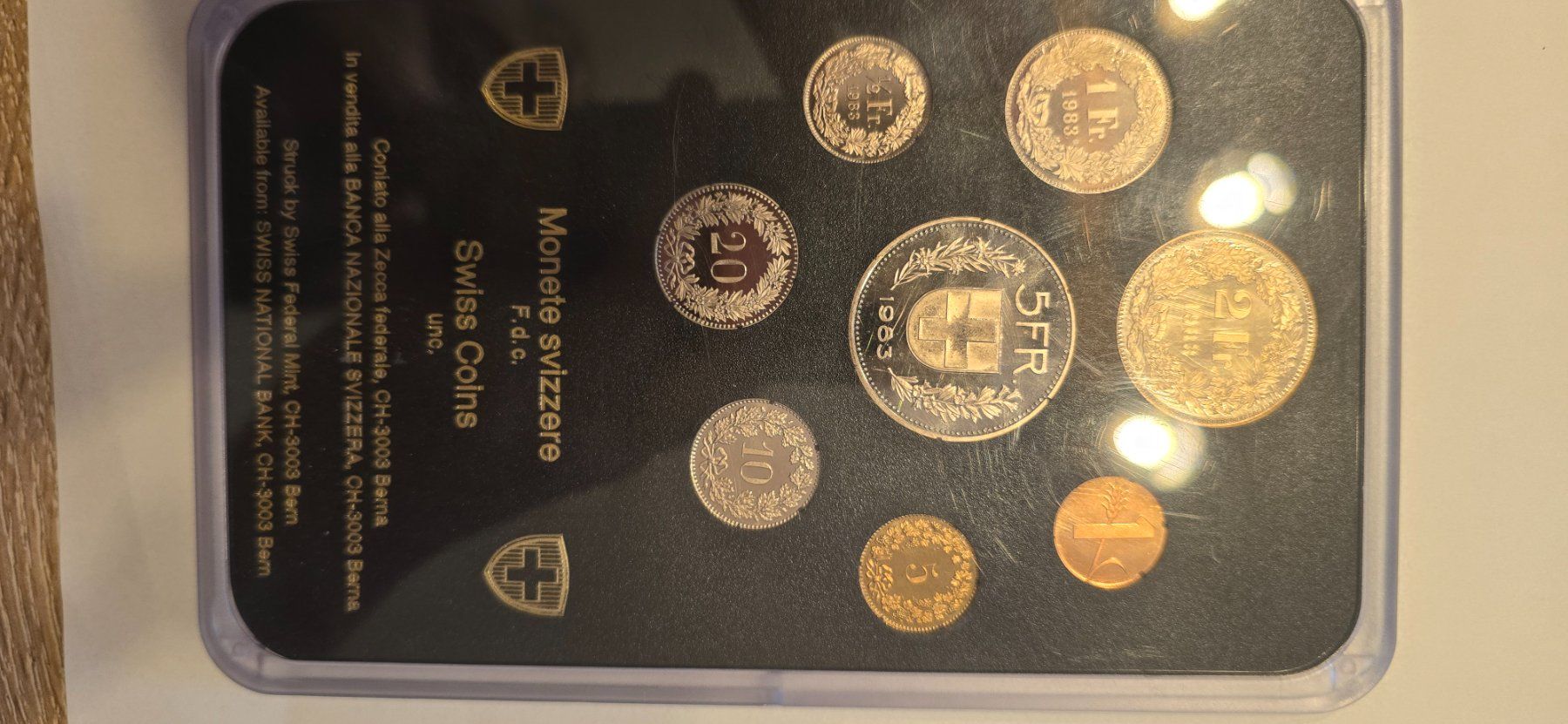 Tutti le monete: Pieces Fleur de coin 1983 – Nuovo e nell'imballaggio originale da Fribourg venduto da yan_z5fr 1