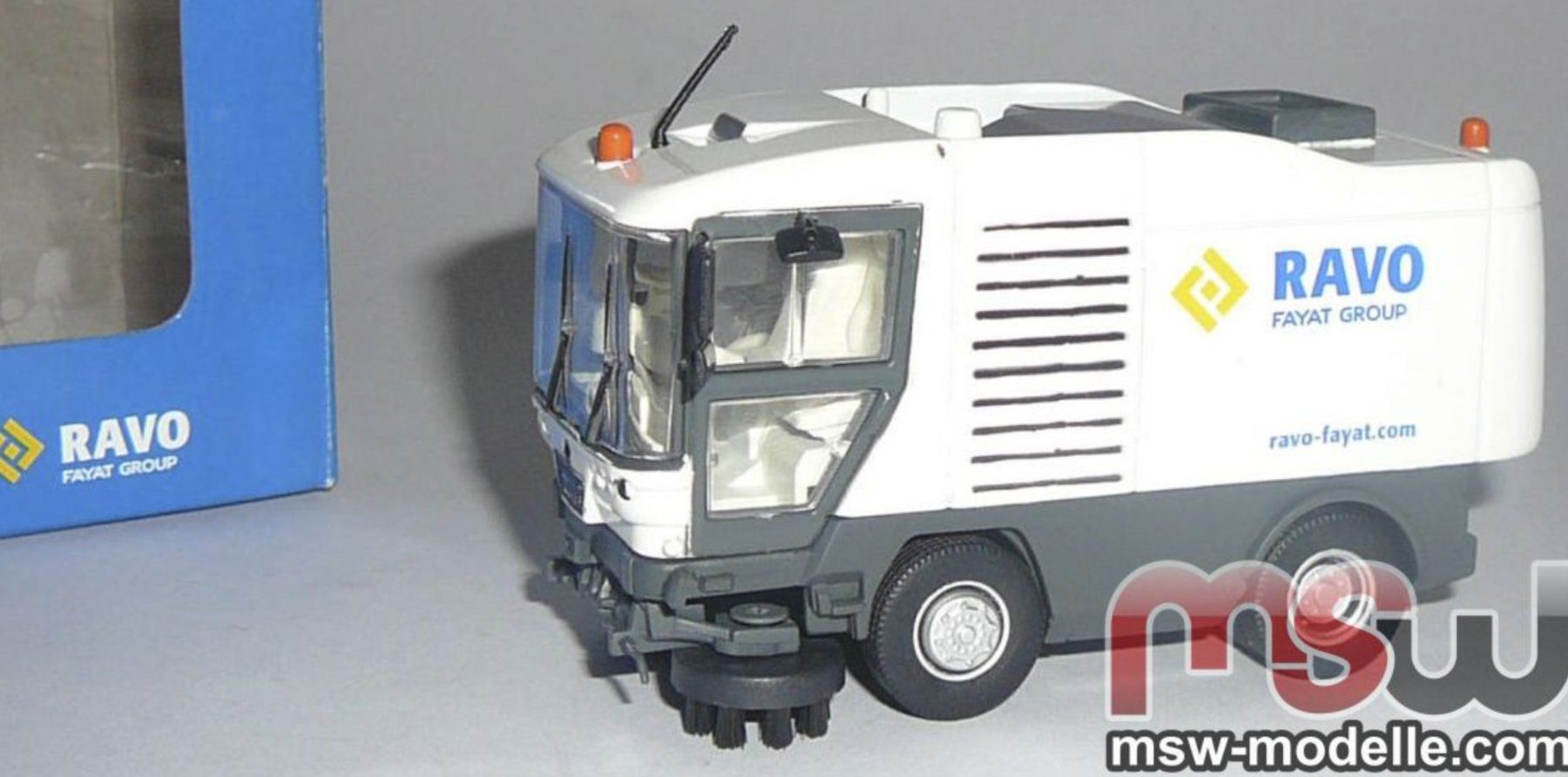 Kit di modellismo & Modellini statici: RAVO 5000 Series RAVO1 - Kaster, 1:50 Sweeper – Nuovo e nell'imballaggio originale da Trélex venduto da Arnaudyak