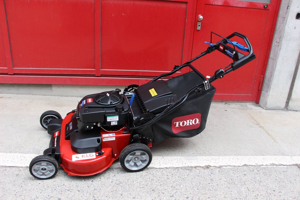 Toro Benzin Rasenmäher TIMEMASTER 21811 Kaufen auf Ricardo