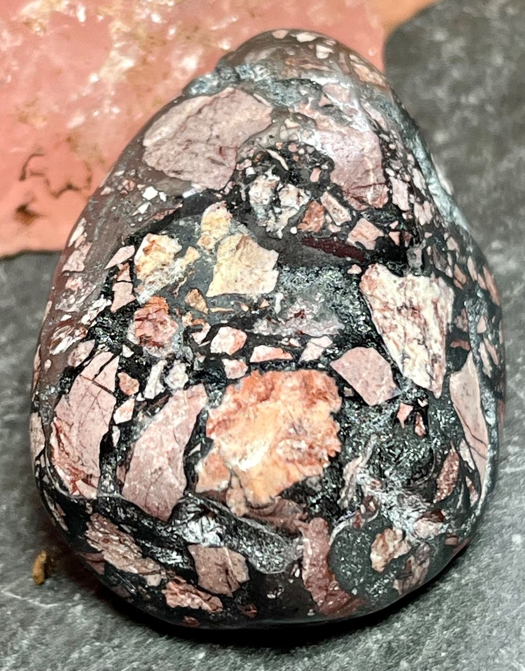 Mineralien & Heilsteine: Hämatit in Brekzie, Thann Elsass – Neu (gemäss Beschreibung) aus Diegten von hamofi57 1