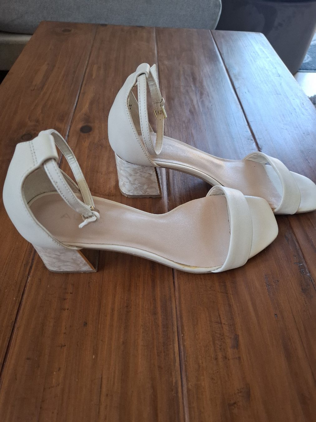 Aldo Scarpe da donna: Sandales Aldo crème taille 39  – Usato da Neuchâtel venduto da FloKo88 1