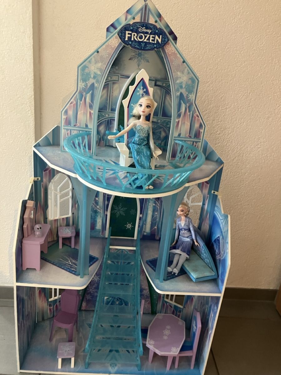 Case e mobili per bambole: Kidcraft Elsa Schloss mit Zubehör – Usato da Rüdlingen venduto da Schnoegli2007