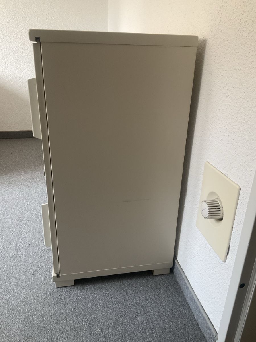 Regale: Büroschrank mit Rollladen beige 2 Regale – Gebraucht aus Embrach von bengeli05 2