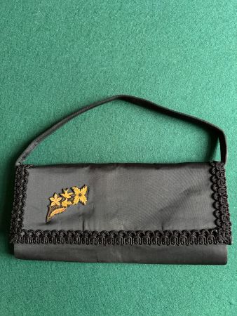 Vintage  Kleine schwarze Handtasche Material: Seide