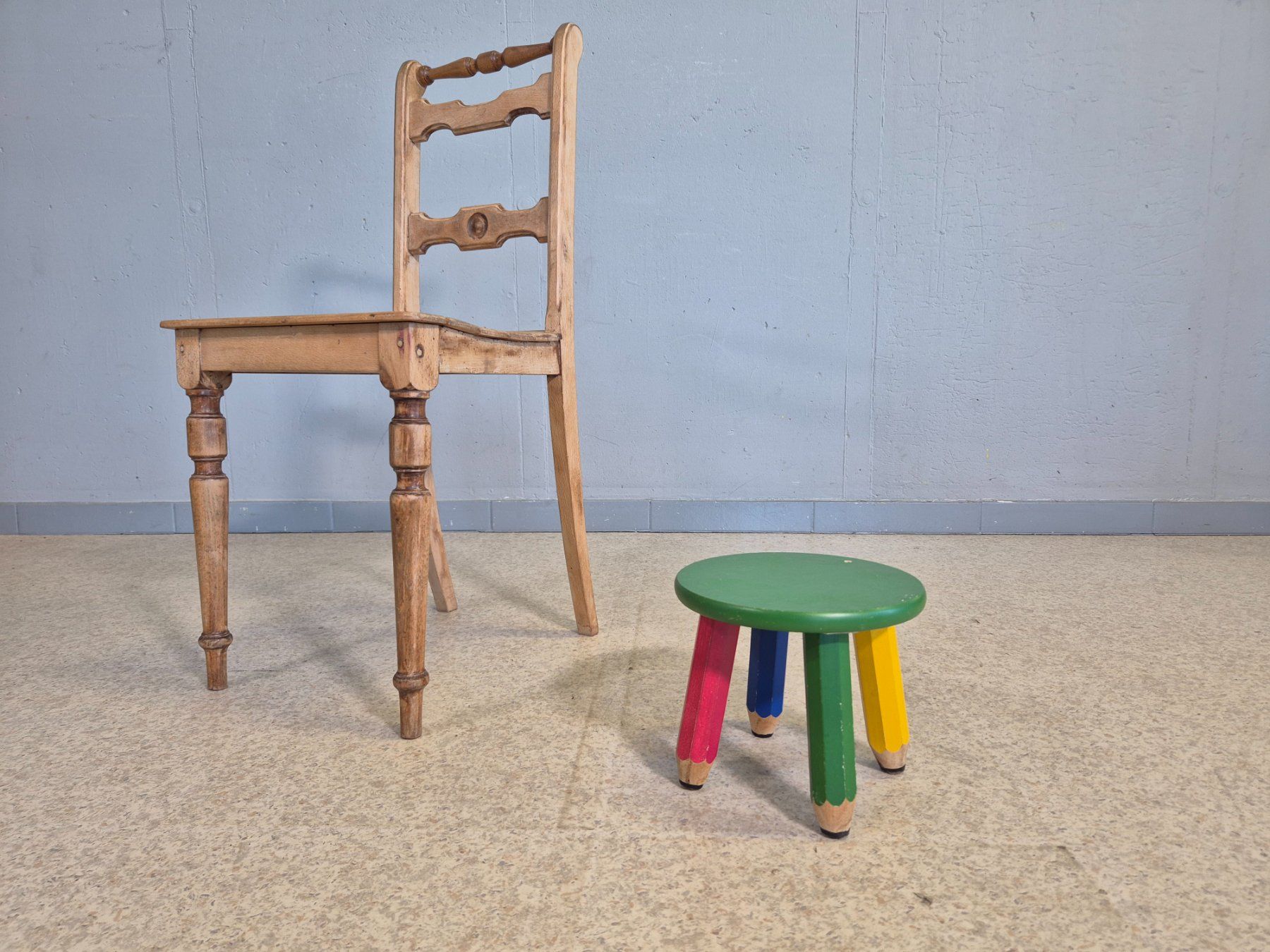 Hocker: Pierre Sala Style Stift-Höcker Kinderhocker Hocker – Gebraucht aus Nottwil von Wondewa-Shop 1