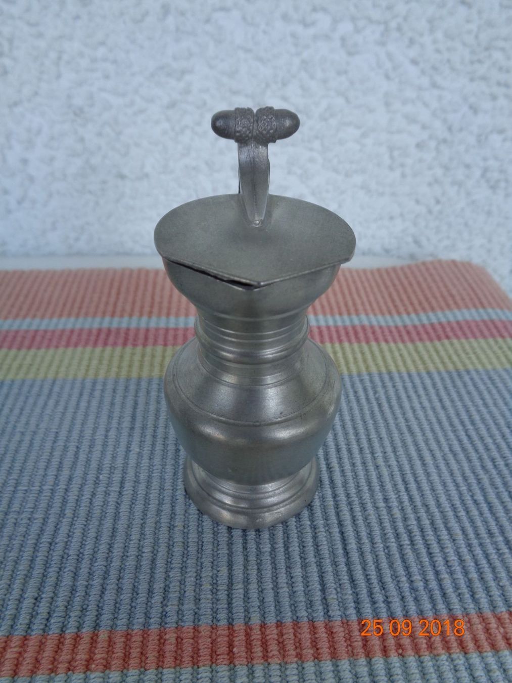 Tassen: Hübsches Mini Schnaps-Set aus Zinn – Gebraucht aus Dietikon von Branquinha1981 2