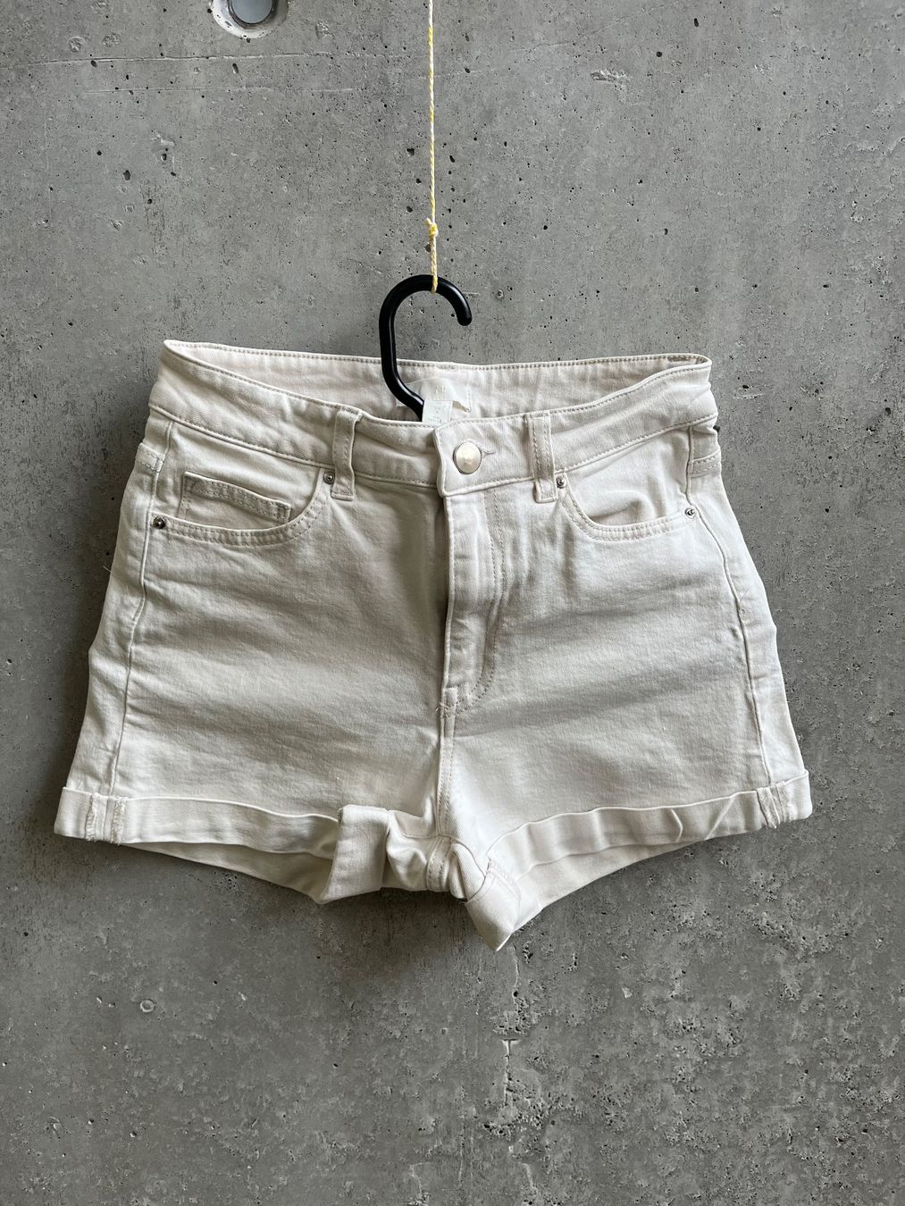 Pantaloni: H&M Shorts – Usato da Bern venduto da leokislig
