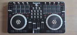 Numark mixtrack quad