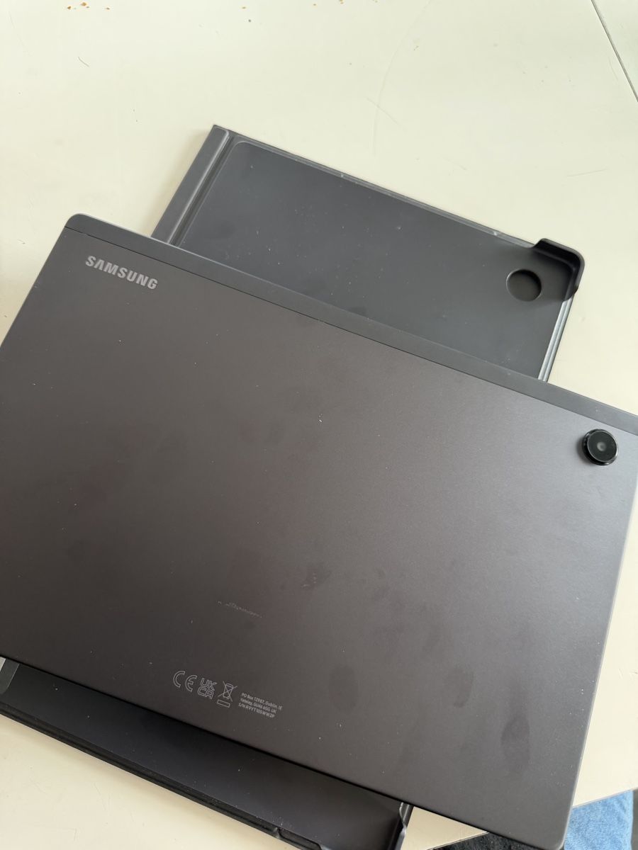 Samsung Tablet PC: Samsung Galaxy Tab A8 Tablet mit Hülle – Usato da Graben venduto da Desjiix3 1