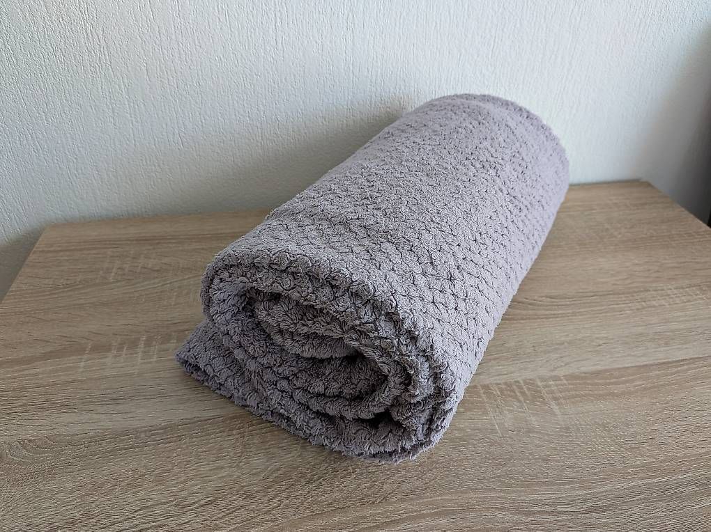 Coperte: Kuscheldecke, Dekodecke 155x200cm, neuwertig – Nuovo (secondo la descrizione) da Buochs venduto da and_25zf