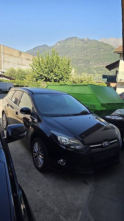 Autos: Ford Focus 1.6i. Automatica – Gebraucht aus Giubiasco von off_hk9q 1