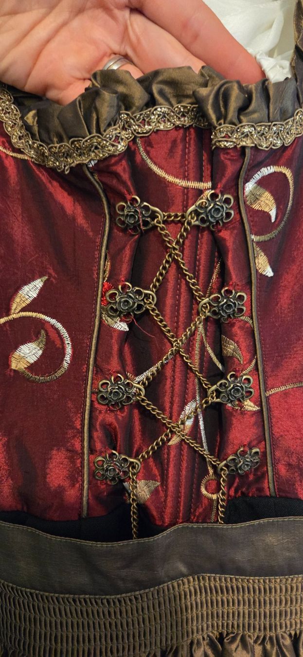 Robes: Dirndl /Trachtenkleid /Tracht – D'occasion à Bremgarten b. Bern par Marge7979 1