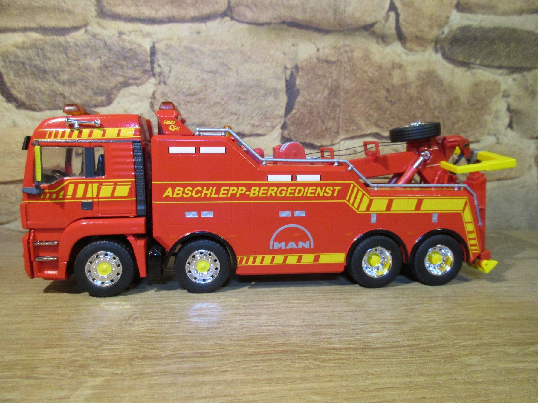 Conrad Kit di modellismo & Modellini statici: Conrad  1:50   MAN Abschleppwagen – Usato da Ennetmoos venduto da Truckdiver 3