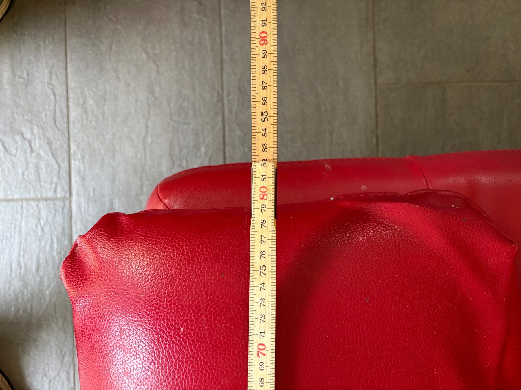 Divani: Rotes Sofa – Usato da Vogorno venduto da Loibu 2