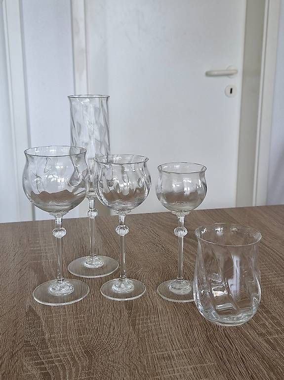 Bicchieri: Verres en cristal baccarat – Usato da Fey venduto da Vagabond4 3