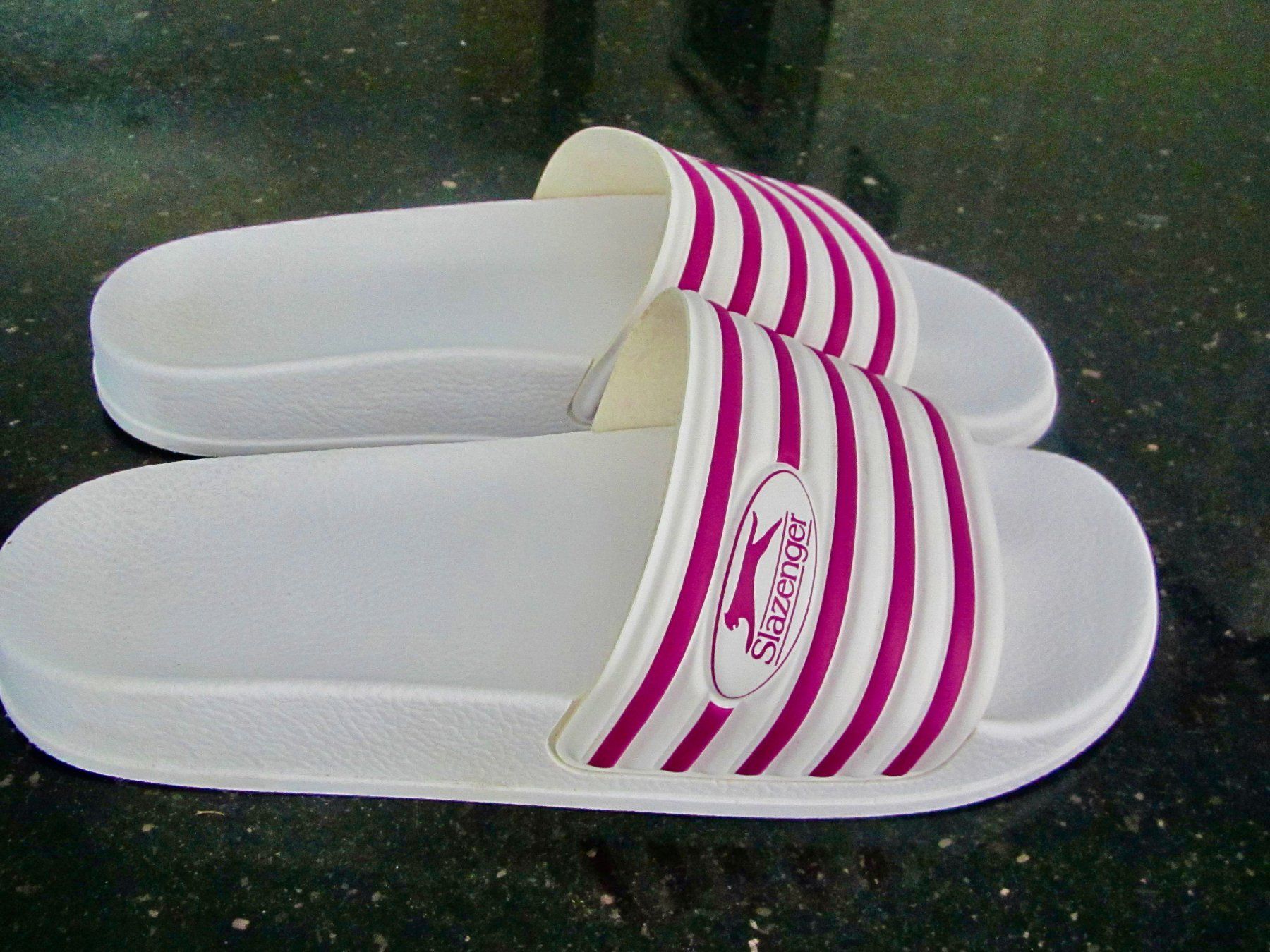 Scarpe da donna: CHAUSSURES DE BAIN SLAZENGER – Usato da Murten venduto da Selliot