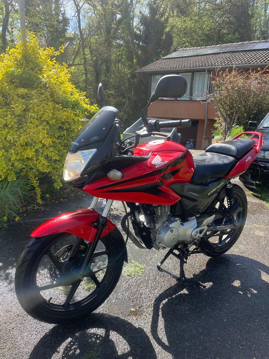 Honda Strada: Honda CBF125M Rouge, moto 125cc – Usato da Genève venduto da tartaleau 1