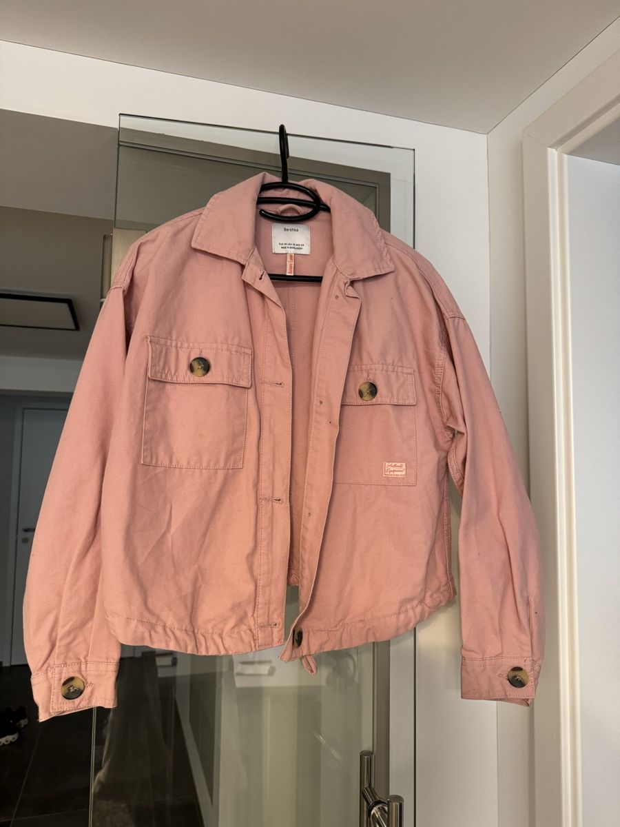 Bershka Giacche: Leichte rosa Jacke – Usato da Sempach venduto da Chanti__