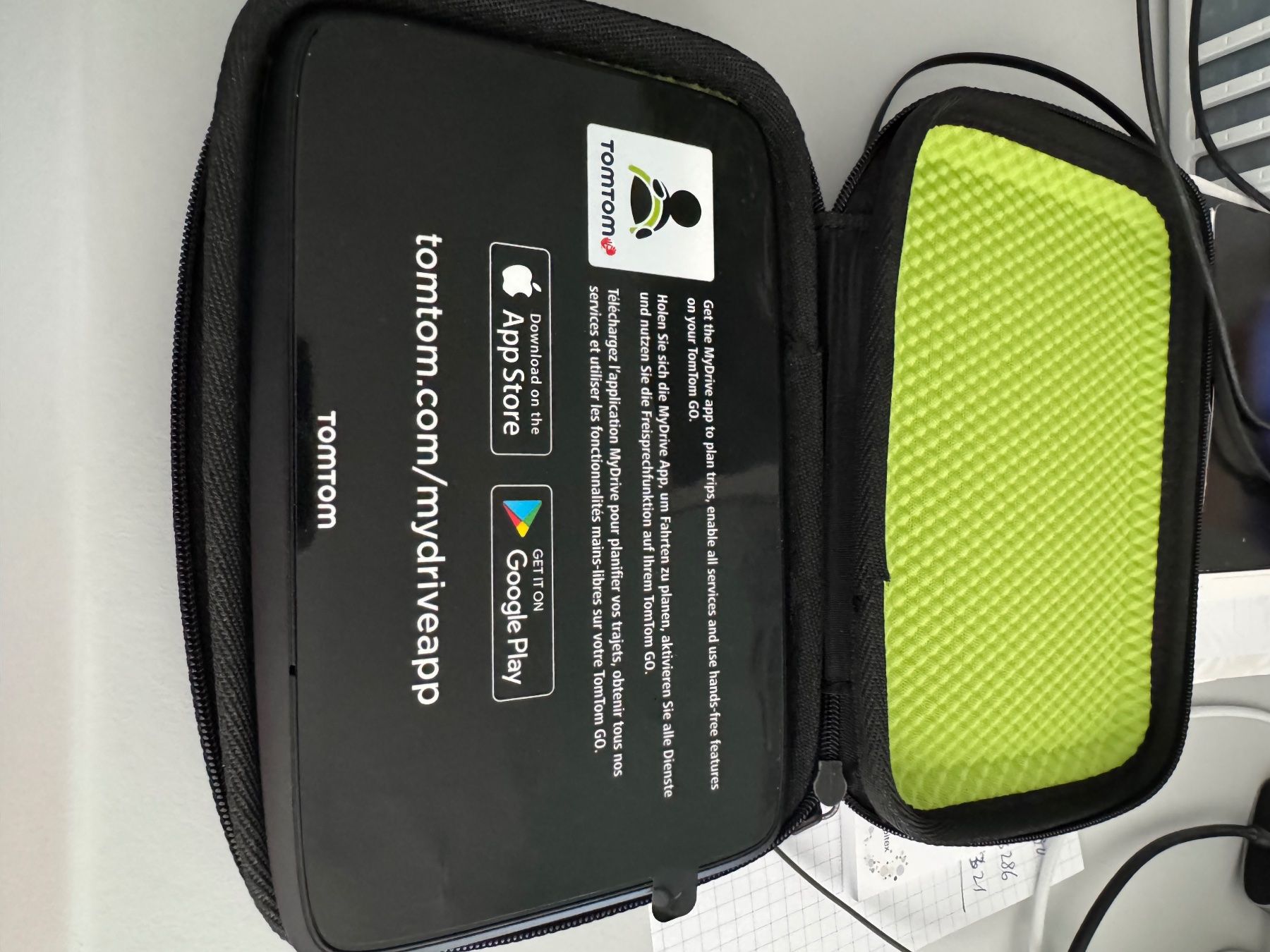 Tomtom Navigationsgeräte: TomTom Go Essential, 6“ Navigationsgerät – Gebraucht aus Horgen von Koolen 1