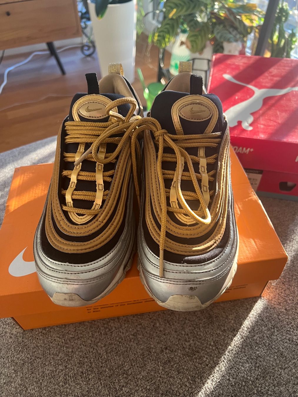 Nike Scarpe da donna: Nike Air Max,  Grösse 38.5,Gold/Silber – Usato da Uznach venduto da Ya_x7x6 2