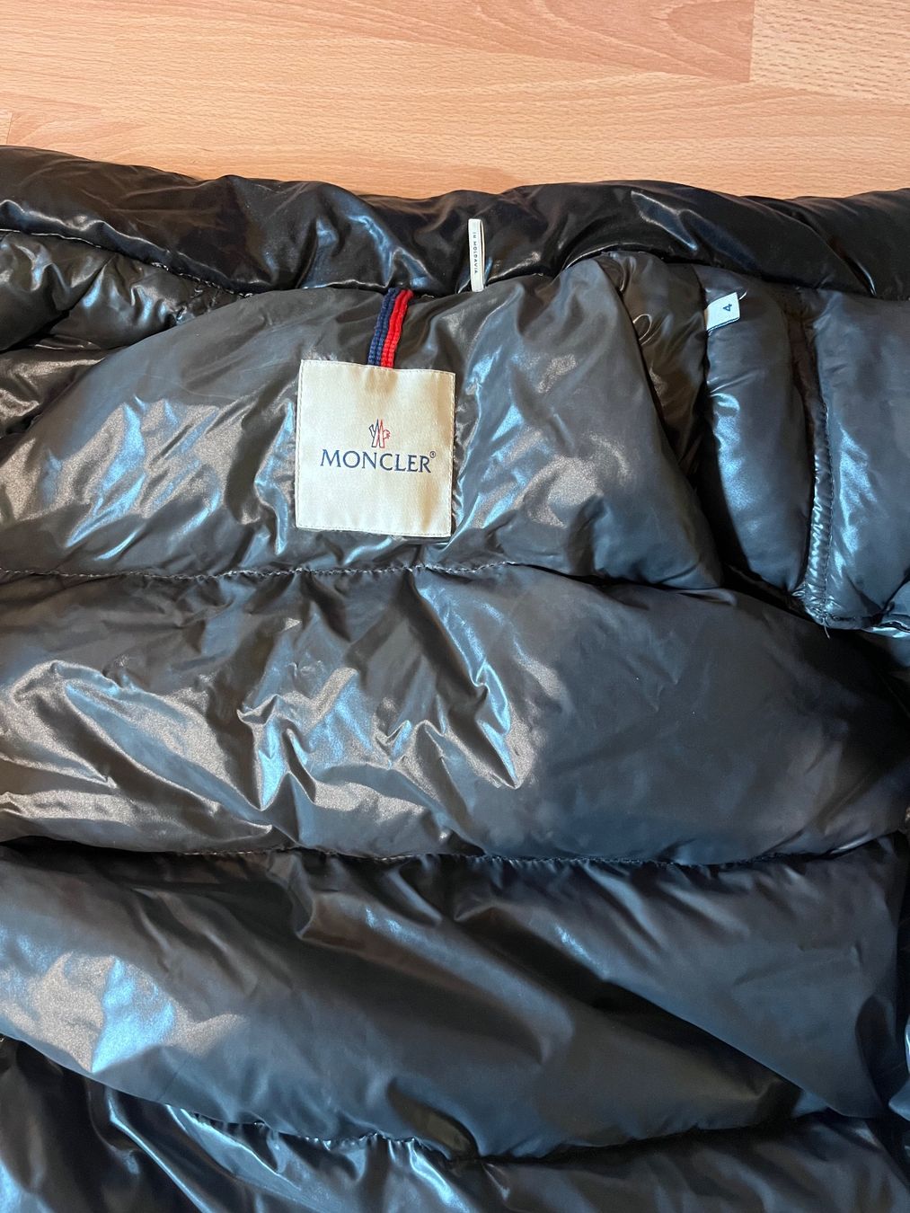 Moncler Vestes: Moncler ever Größe 4 – D'occasion à Avenches par pulldou 4