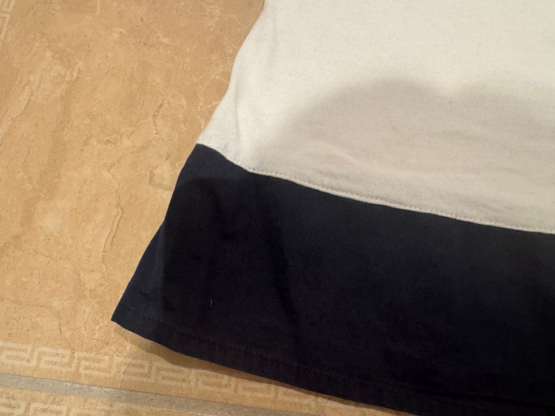 Armani Vestiti & Gonne: Armani schönes Kleid, 4J 104 – Usato da Klingnau venduto da Markus14 1