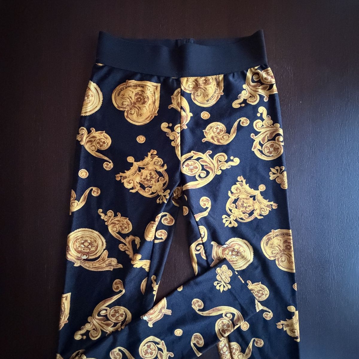 Versace Leggings: Versace Jeans Couture Leggins XS – Nuovo (secondo la descrizione) da Uetikon am see venduto da seller.2020