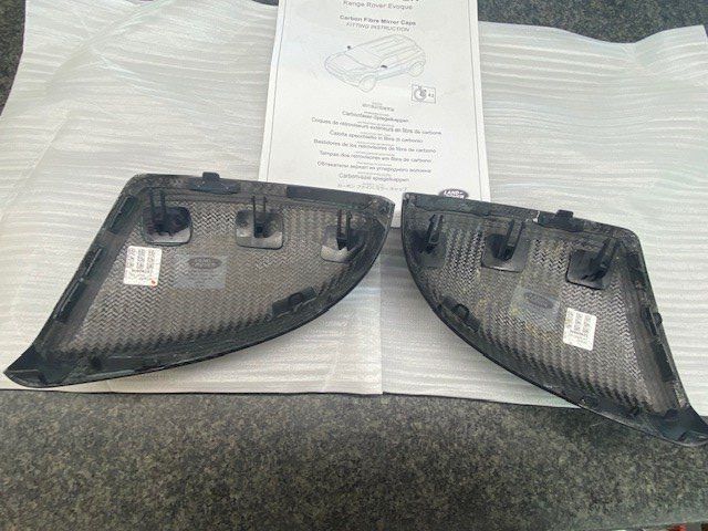 Land Rover Tutti pezzi di ricambio auto: Aussenspiegelschalen-Satz Carbon Range Rover Evoque / Velar – Nuovo e nell'imballaggio originale da Au ZH venduto da ausee01 1