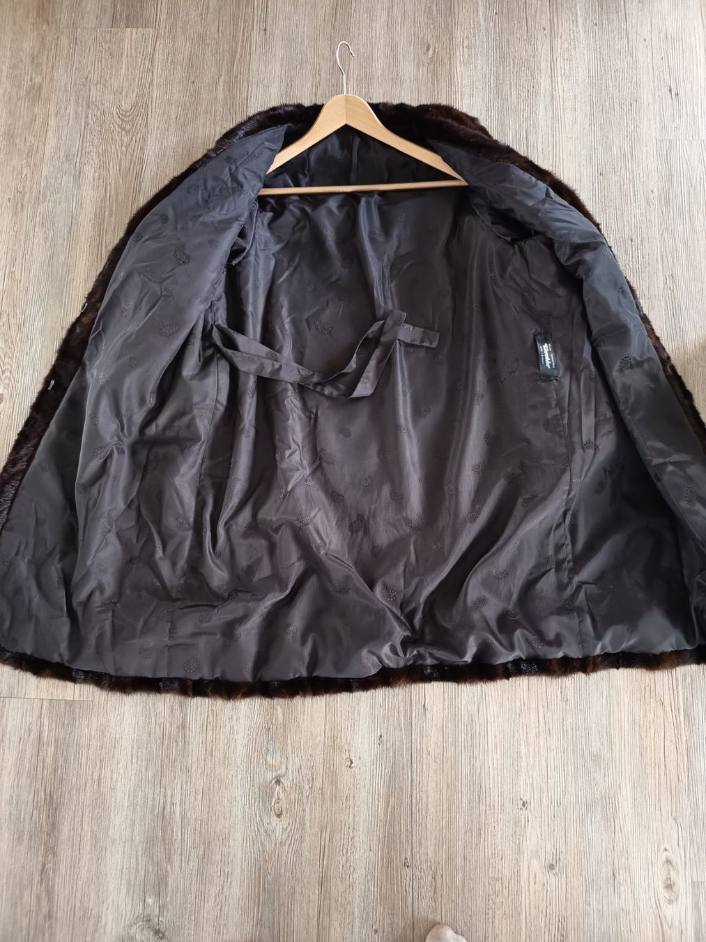 Cappotti: Manteau en fourrure taille L – Usato da Cudrefin venduto da Mosi16z 3