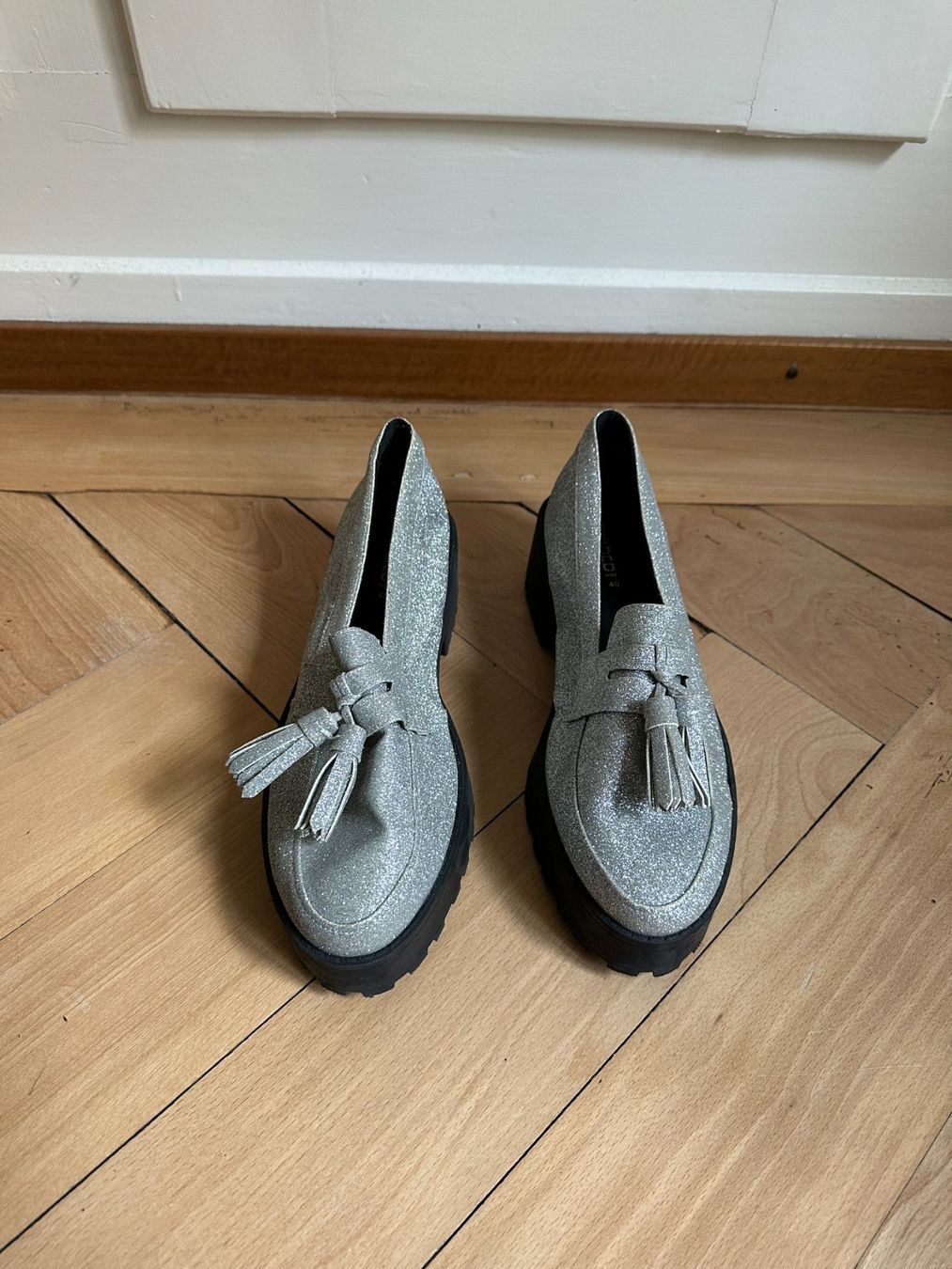 H&M Damenschuhe: Glitzer Loafer silbern 40 – Gebraucht aus Zürich von Diazaio 1
