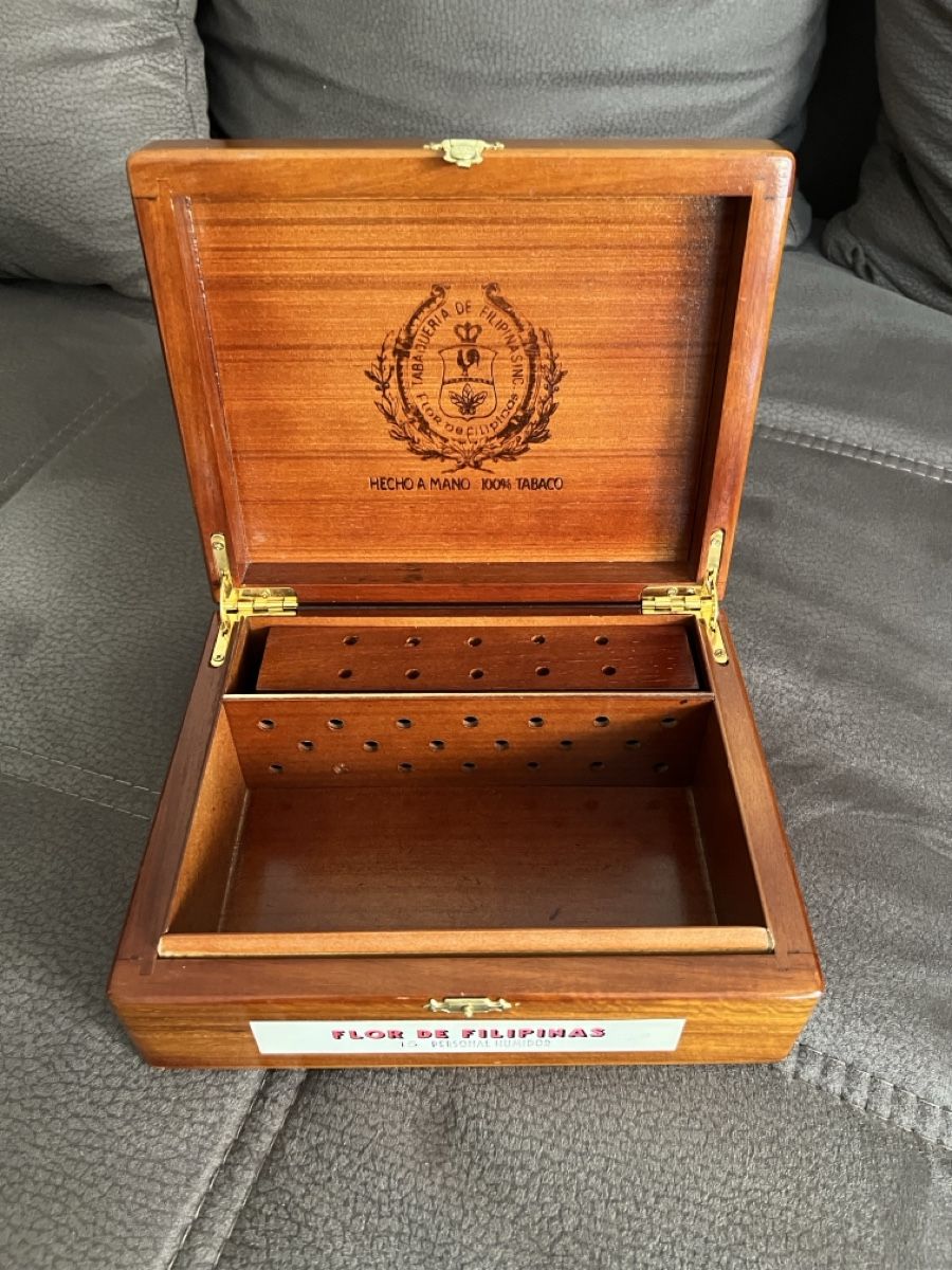 Pots: Humidor Flor de Filipinas 100% Tabaco – D'occasion à Gossau ZH par iulian7