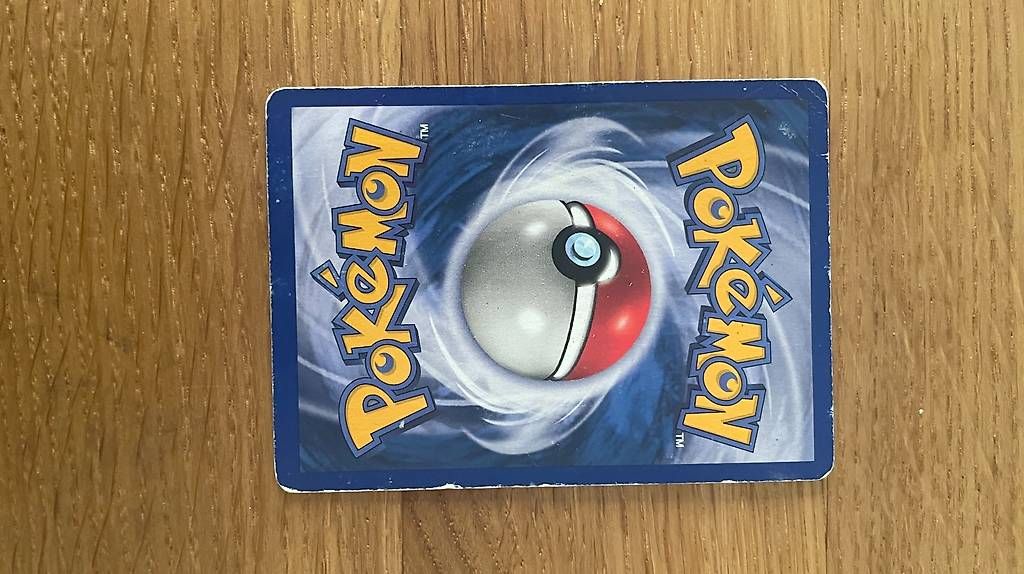 Pokémon Cartes à collectionner: Schimmerndes Glurak – D'occasion à Zürich par bwa_lm8g 1