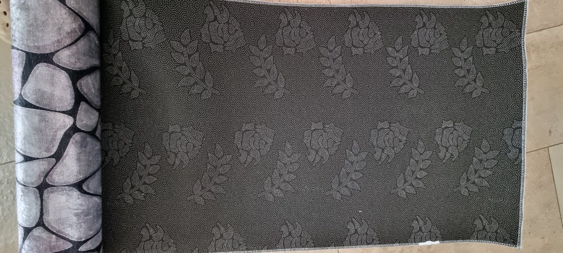 Teppiche: Neuwertiger Teppich mit Steinmuster 60x300 – Neu (gemäss Beschreibung) aus Grossdietwil von GNOM313 1