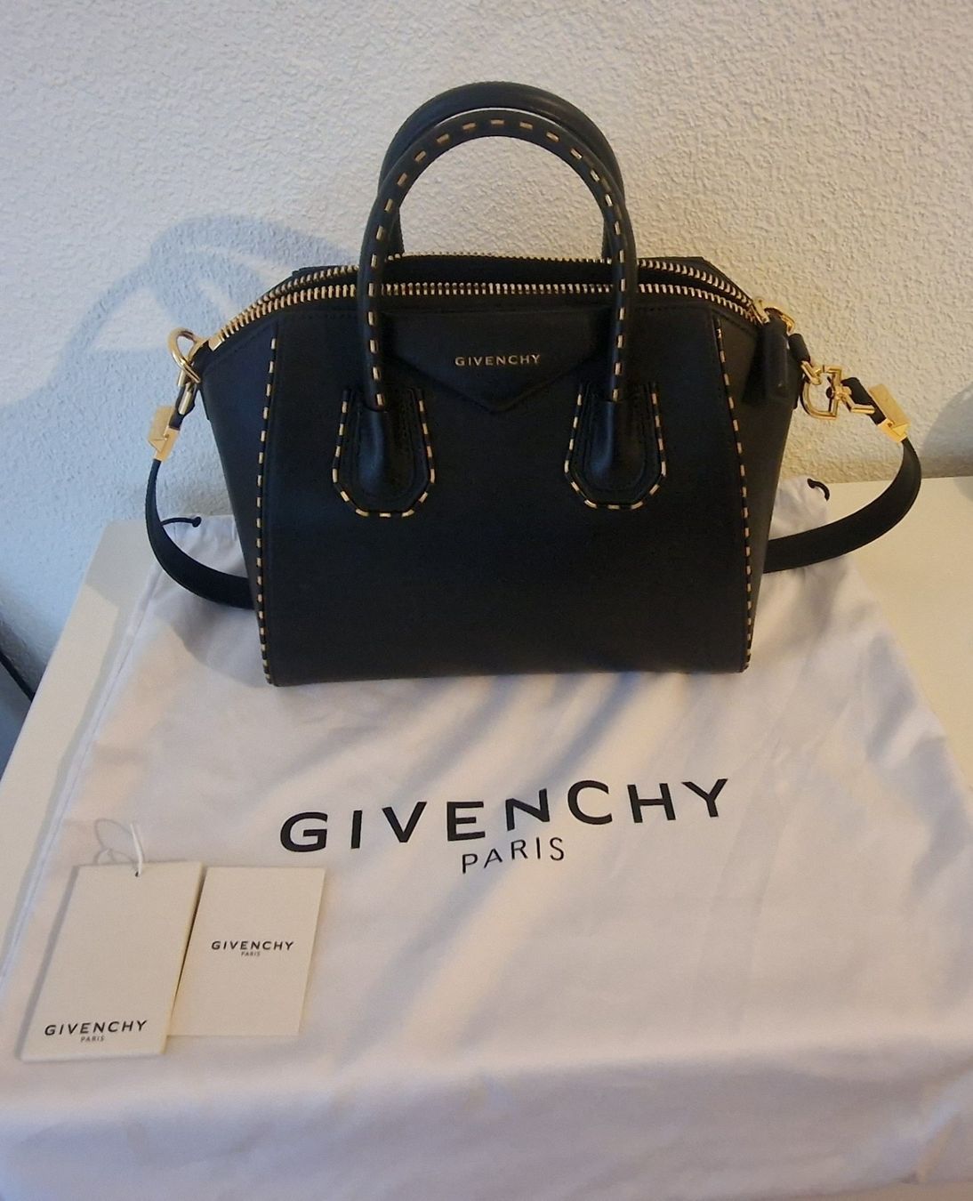 Givenchy Taschen für Damen: Givenchy Small Antigona - Limited Edition – Neu (gemäss Beschreibung) aus Dottikon von Anne.N