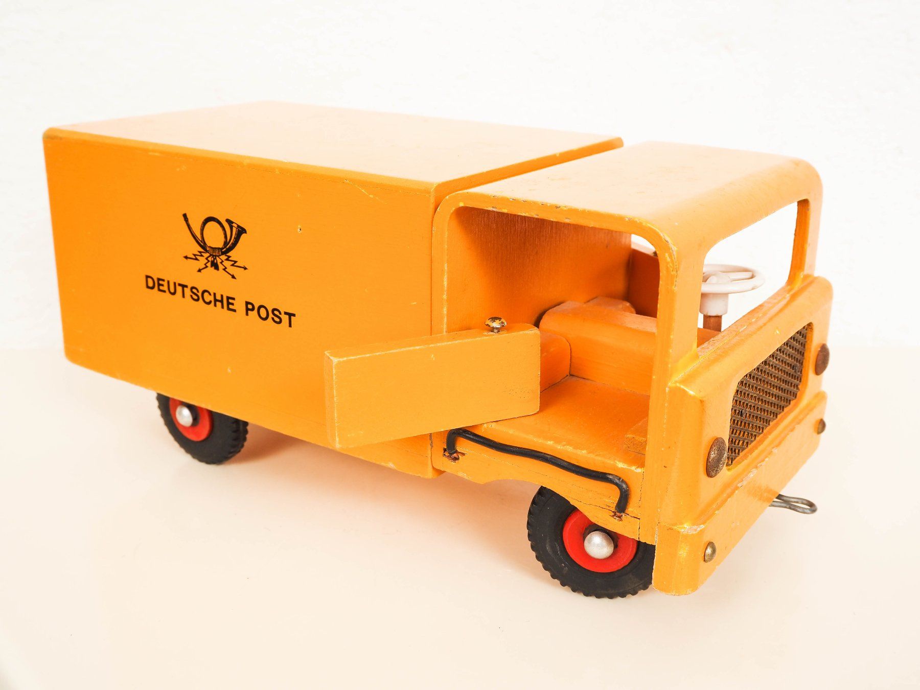 Jouets: DDR Postwagen Holz – D'occasion à Horgen par wohnform60