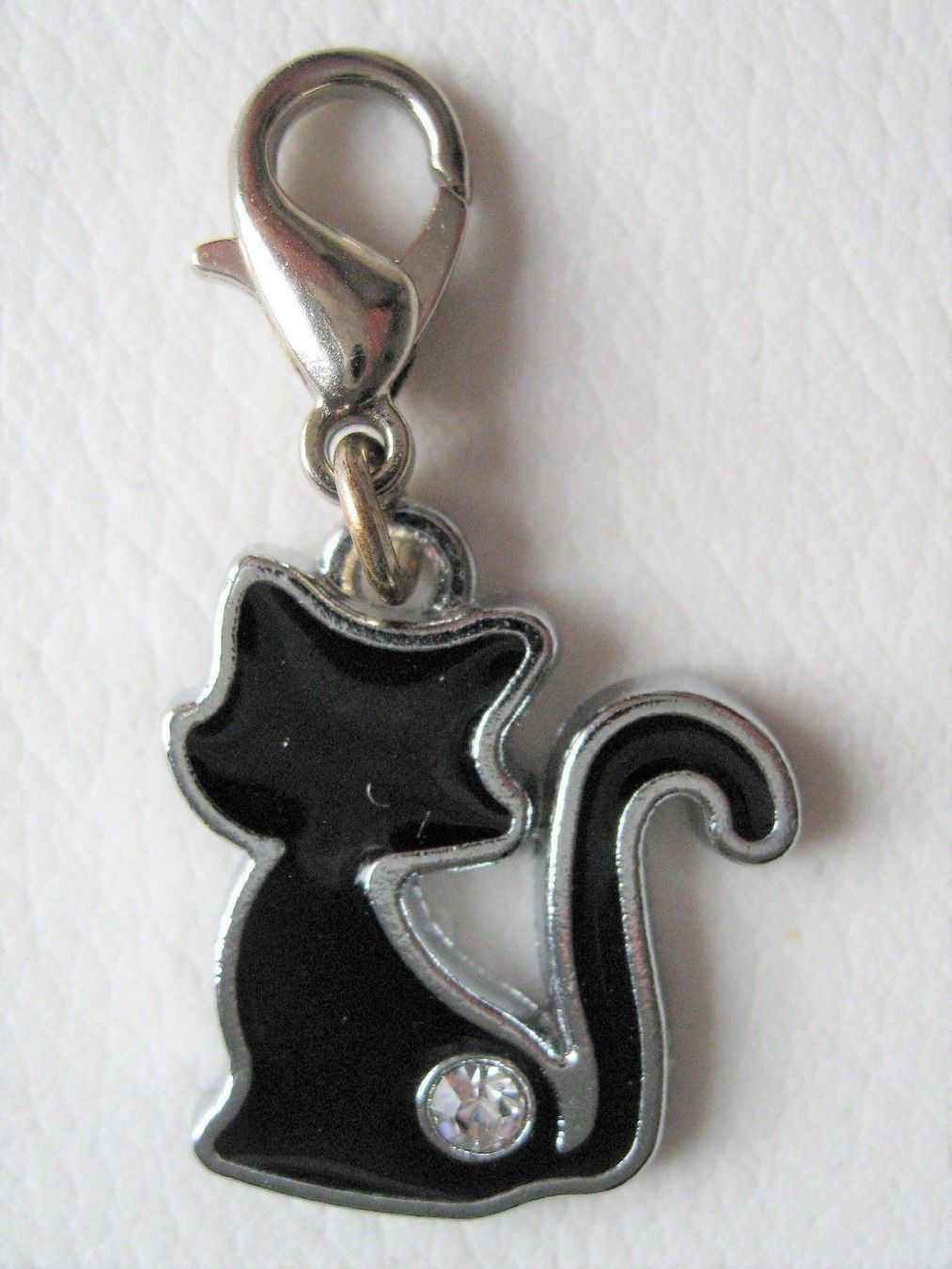 Pendentifs: Schmuckanhänger Charm Katze mit Strassstein NEU – Neuf (Voir description) à Kriens par Kraeutergarten