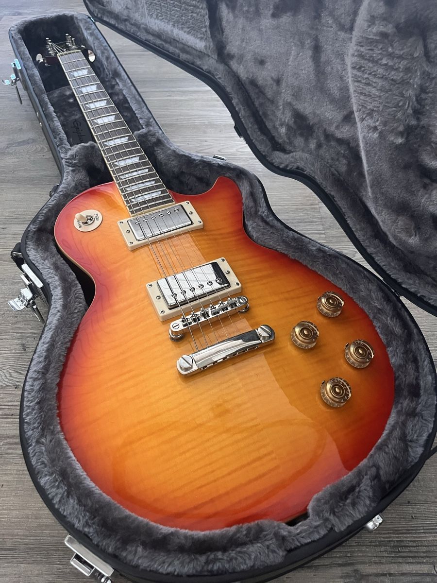 Epiphone Instruments de musique: Epiphone Les Paul Tribute Plus Cherry Sunburst – D'occasion à Thun par dae_7vbs 1
