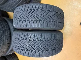 2 pneus hiver Nexen 18 pouces 2x 225/40R18 