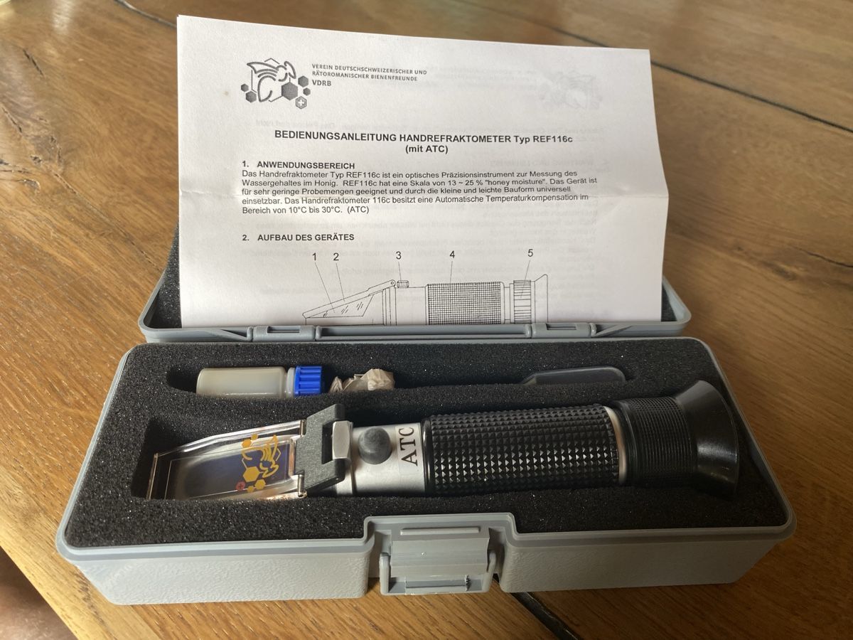 Messen: Handrefraktometer Typ REF116c mit ATC neuwertig – Gebraucht aus Zimmerwald von Holzdata1