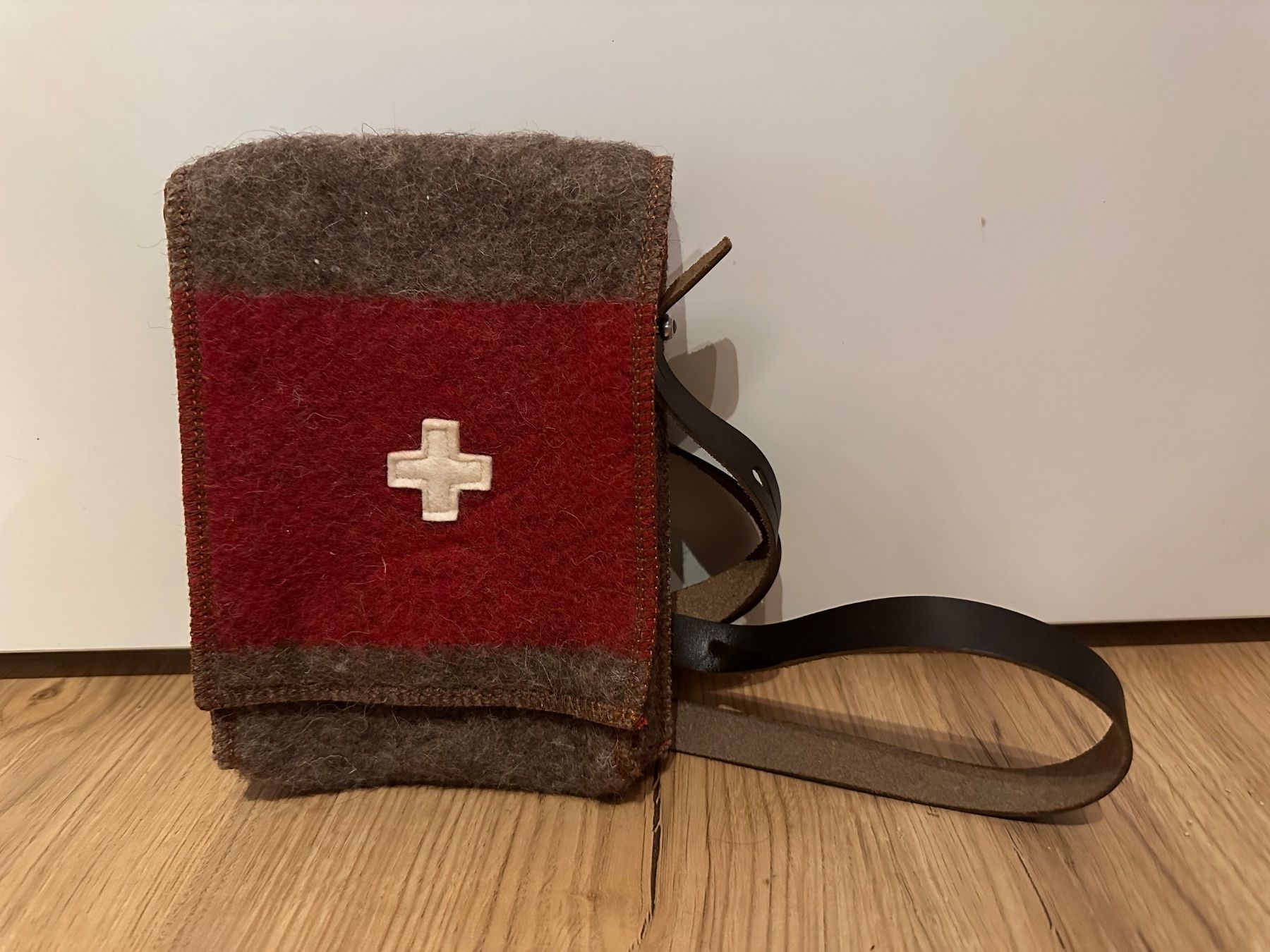 Borse: Tasche Schweizer Armeedecke – Nuovo (secondo la descrizione) da Vinelz venduto da Madchen