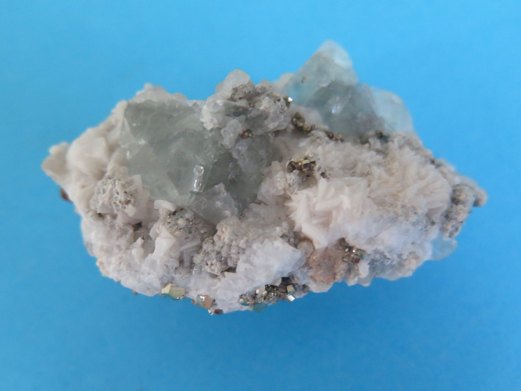 Minerali & Pietre curative: Fluorit mit Pyriten, Calcit und Dolomit – Usato da Schaffhausen venduto da Yamakana51L8736OQ8