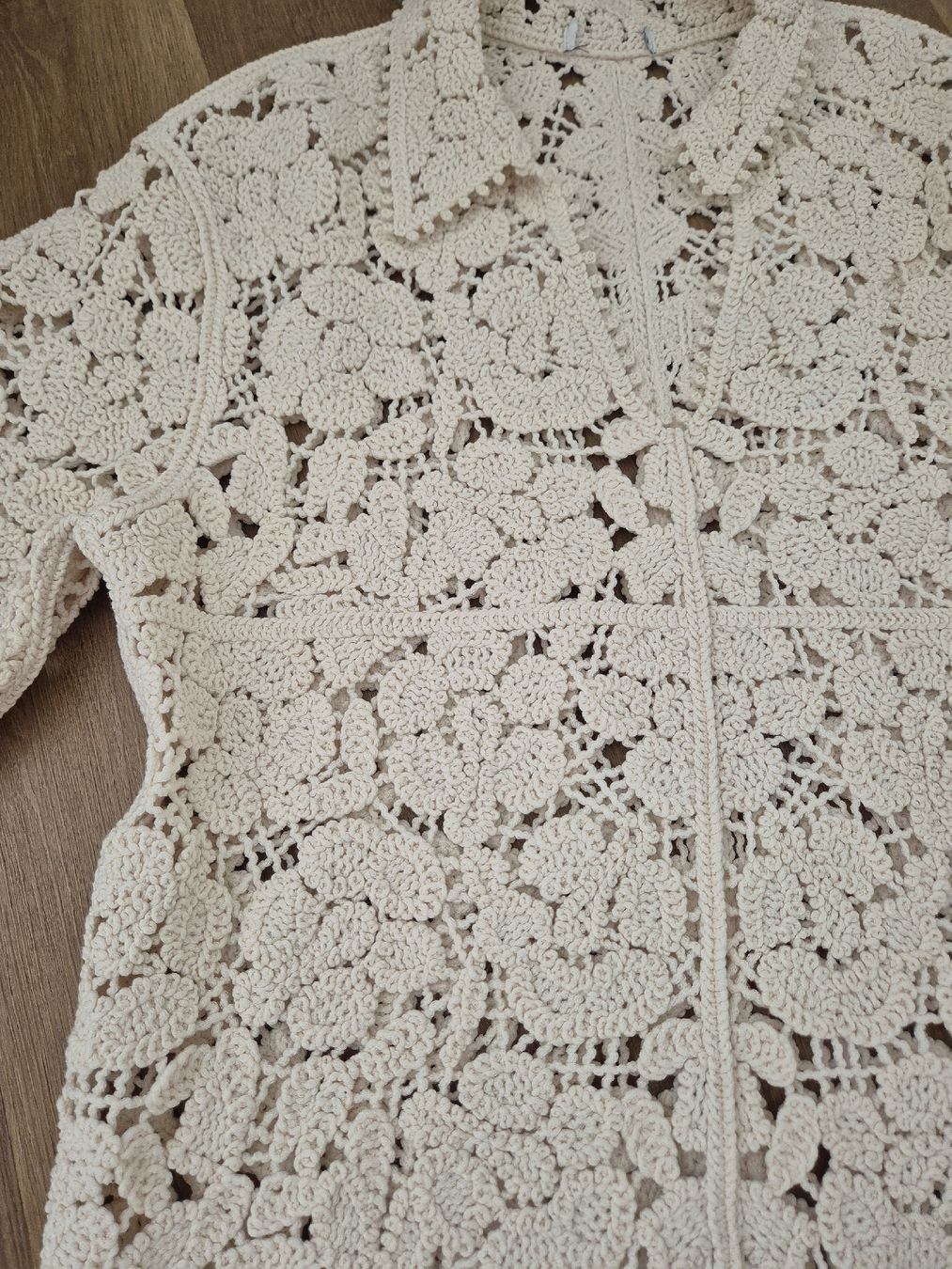 H&M T-shirt: H&M Premium Selection Häkelshirt – Usato da Niederhelfenschwil venduto da usa001 1