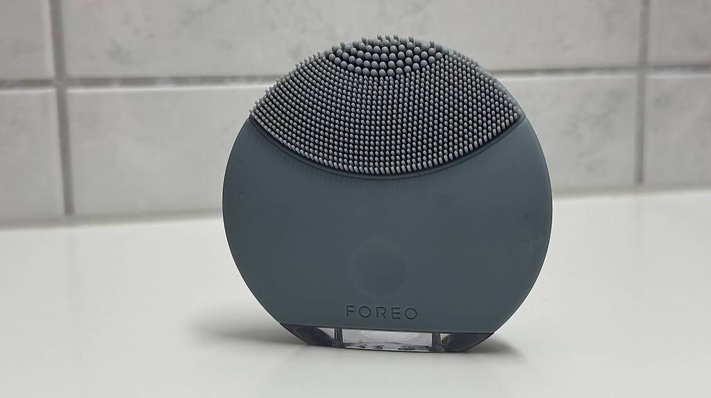 Cura del viso: Foreo Luna mini 2 grau – Usato da Wettswil venduto da samuelvontobel