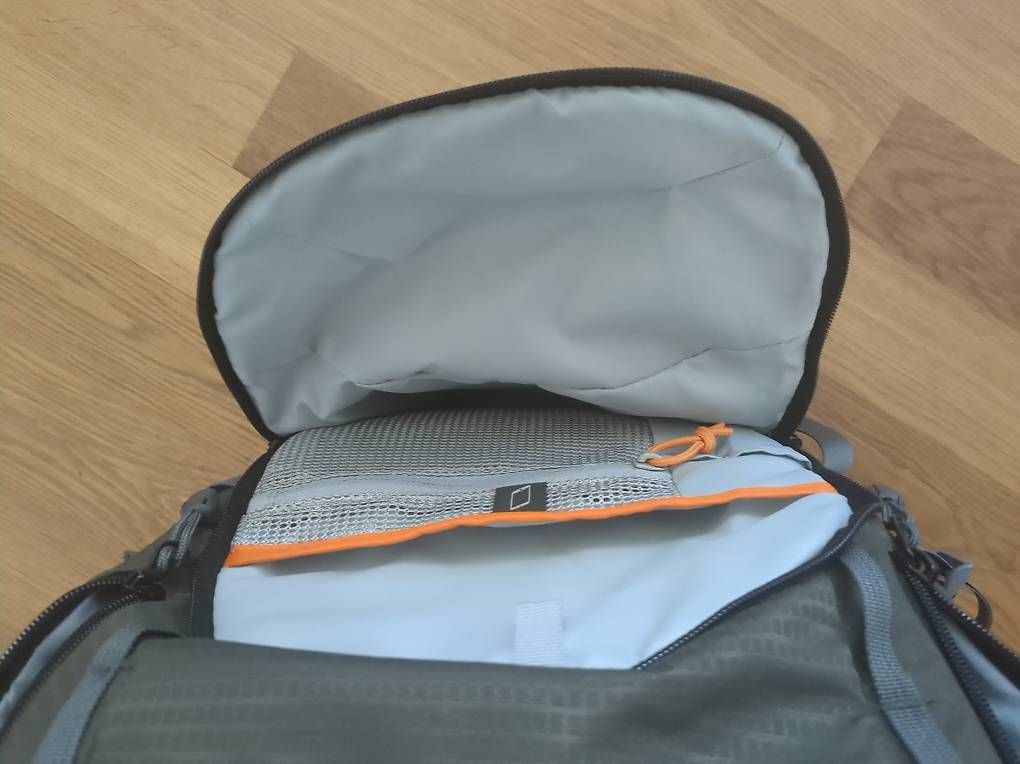 Lowepro Zaini: Fotorucksack Lowepro Flipside Trek BP 350 AW – Usato da Hochdorf venduto da Andy763 4