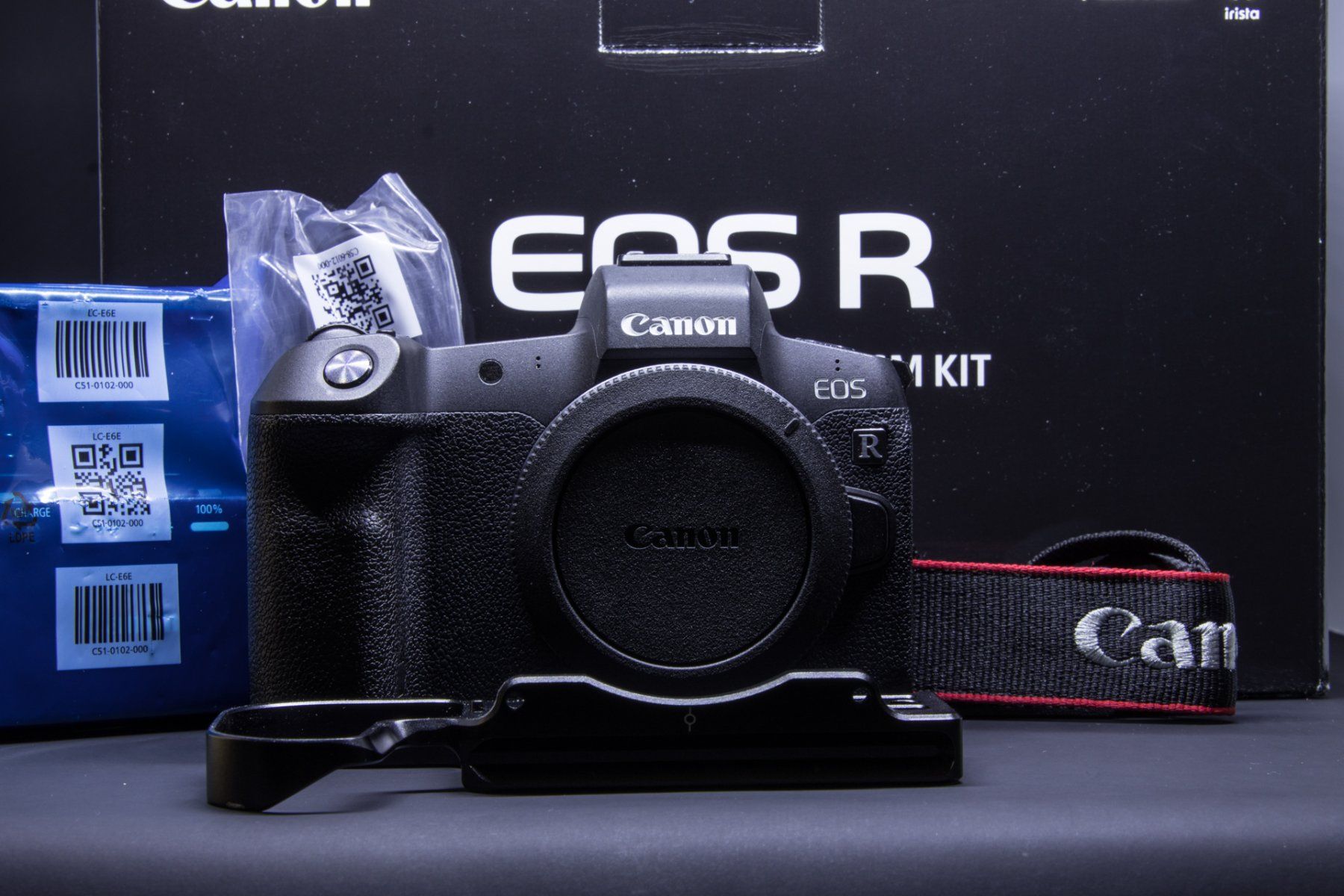 Canon Fotocamera: Canon EOS R mit SmallRig L-Bracket (Top-Zustand) – Usato da Rubigen venduto da Misterxyz